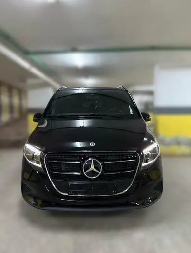 ايجار Mercedes-Benz Viano في القاهرة